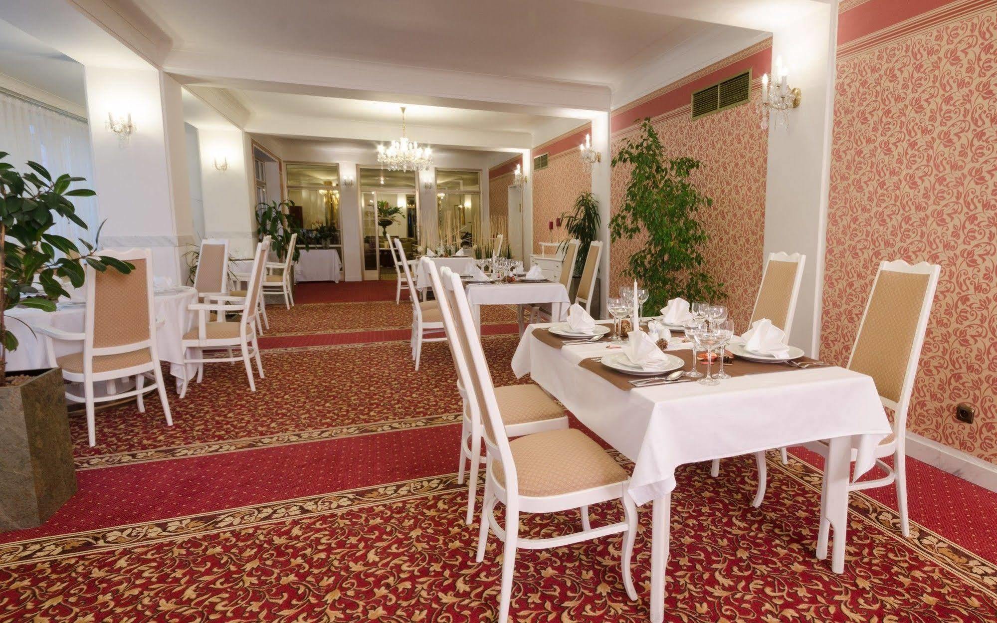 Hotel Ostrov Nymburk Dış mekan fotoğraf