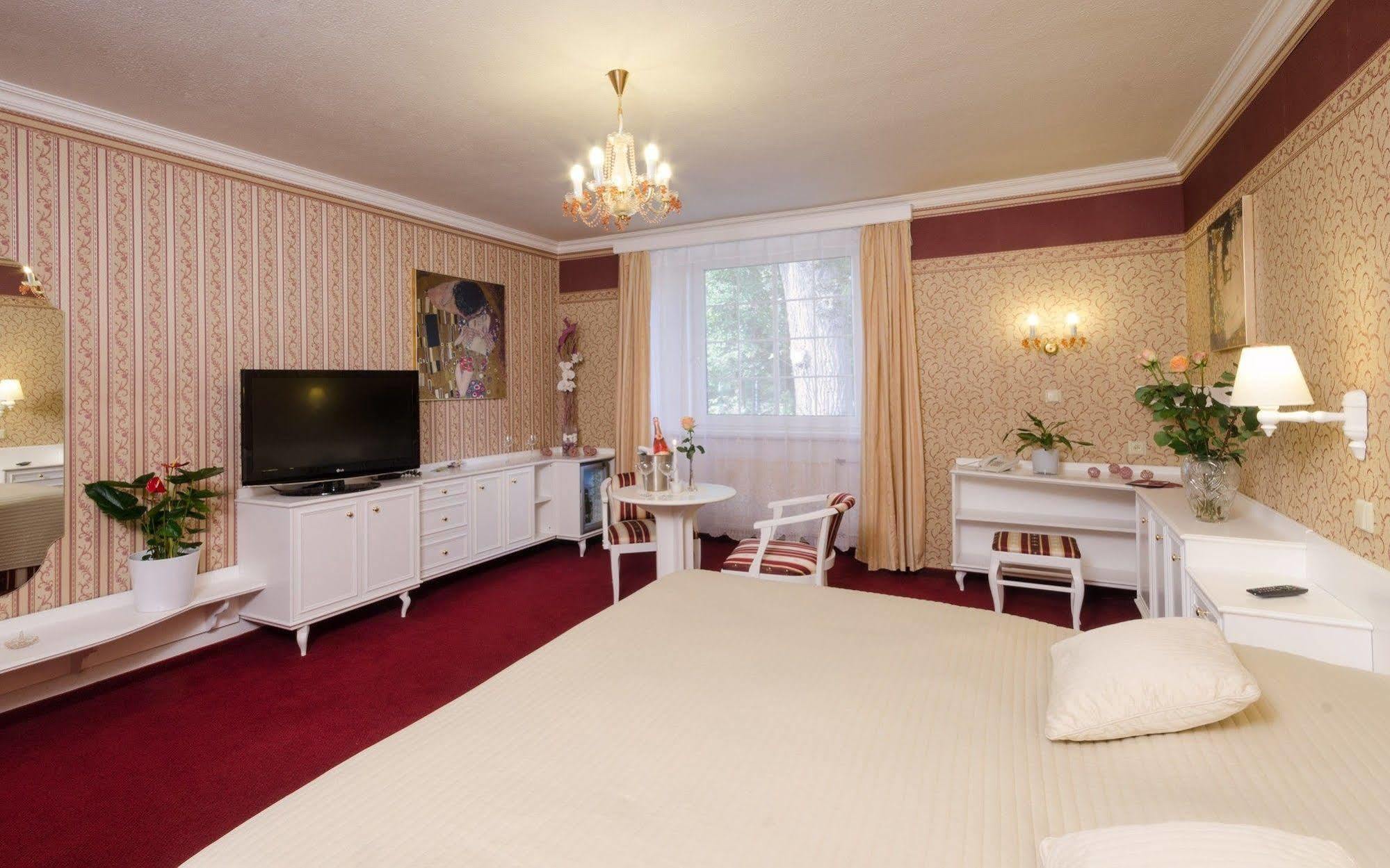 Hotel Ostrov Nymburk Dış mekan fotoğraf