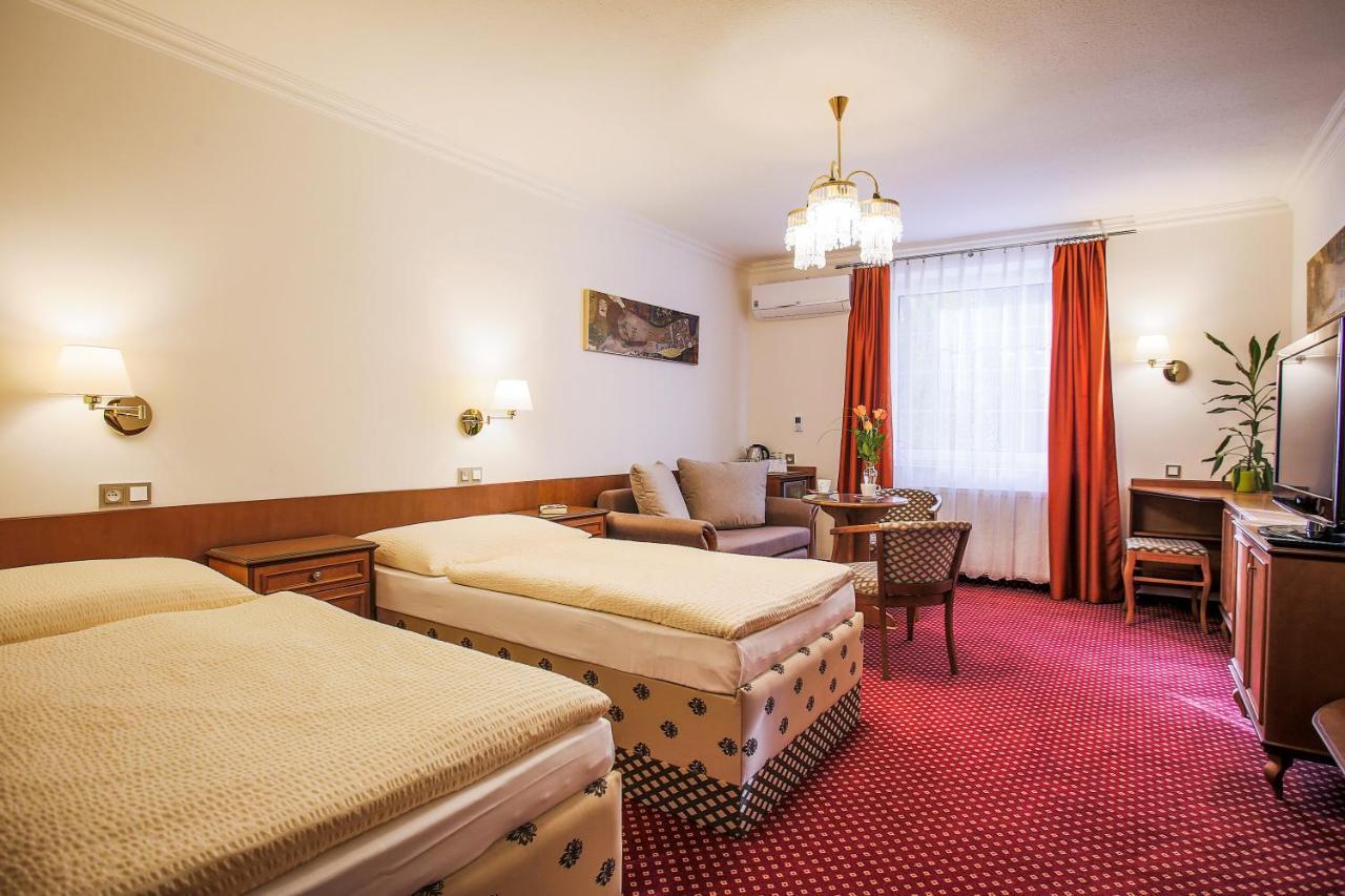 Hotel Ostrov Nymburk Dış mekan fotoğraf